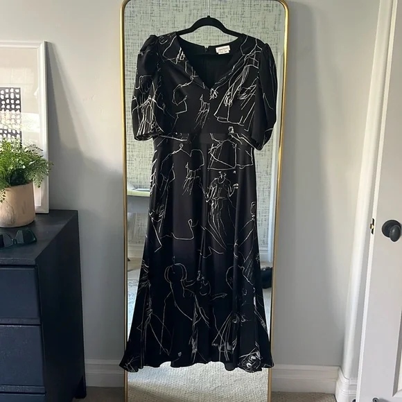 alexander mcqueen dress black and white Alexander McQueen by Sarah Burton PF 2022 Black White Graffiti Print C –  Amarcord Vintage Fashion main image 0